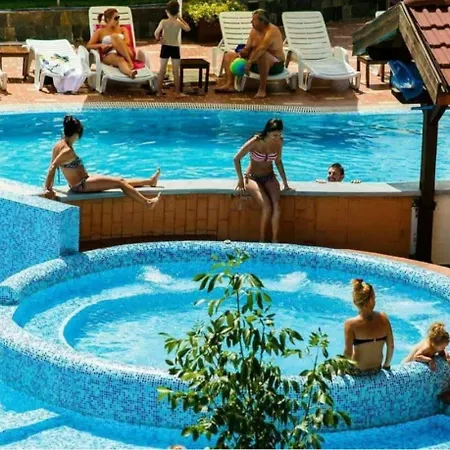 In Belvedere Club G205 Апартаменты